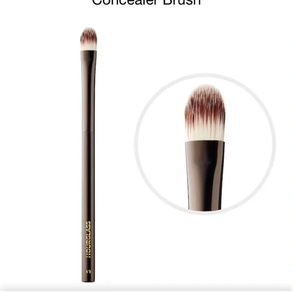 Hourglass concealer brush